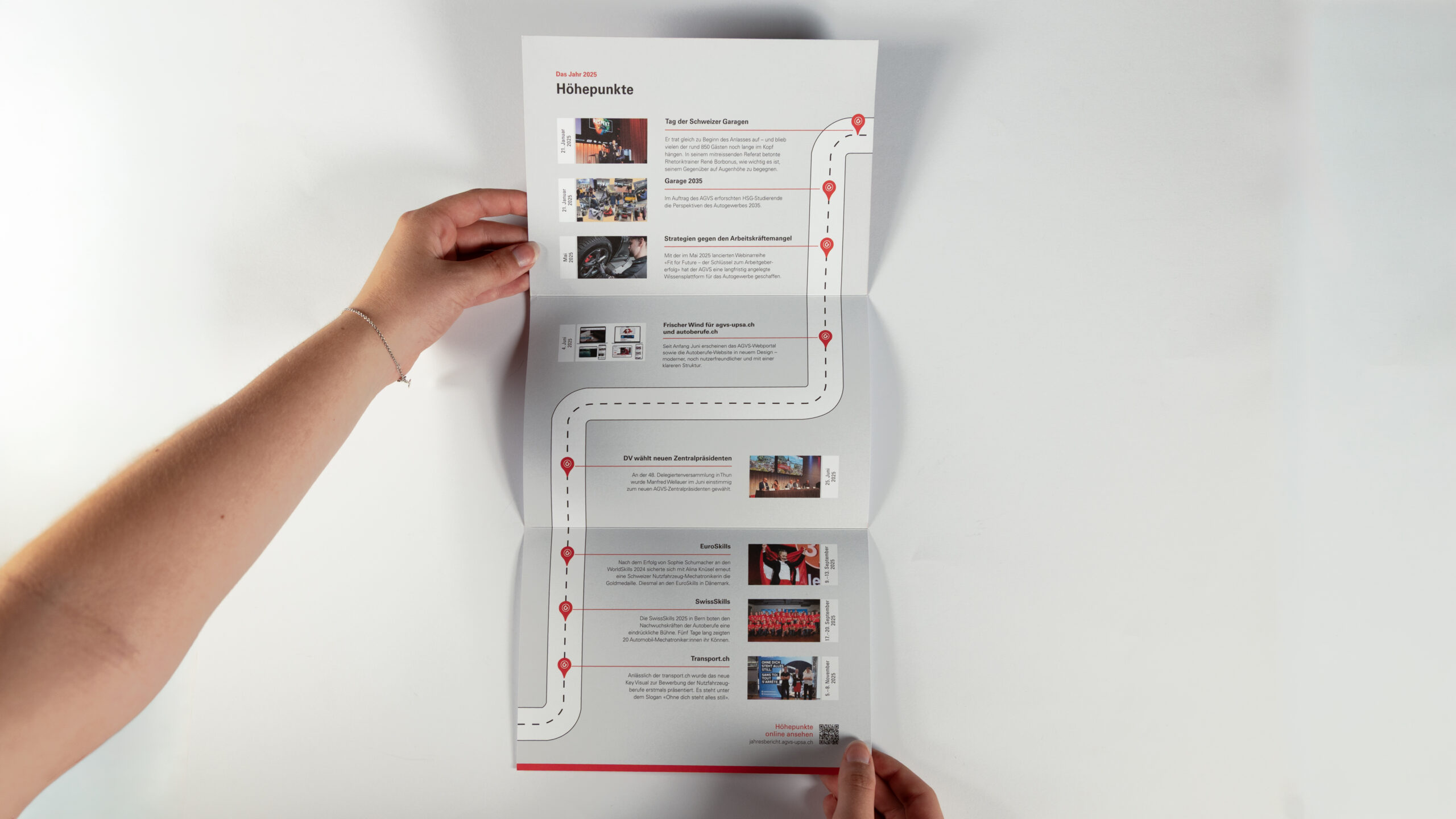 Leporello_AGVS_offen_V2
